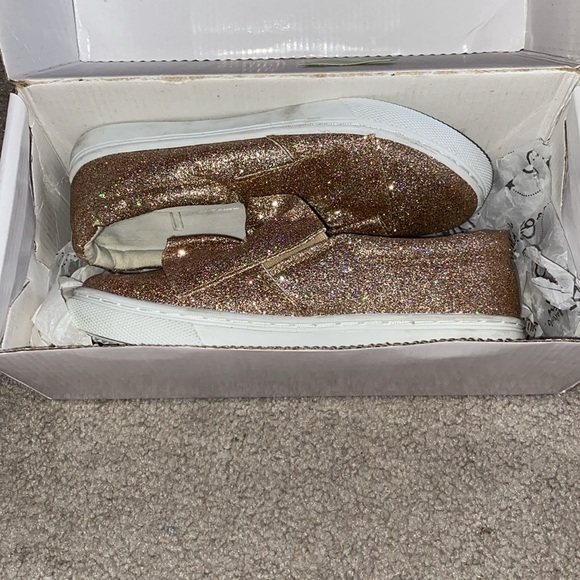 Shoes - Picture 3 of 3